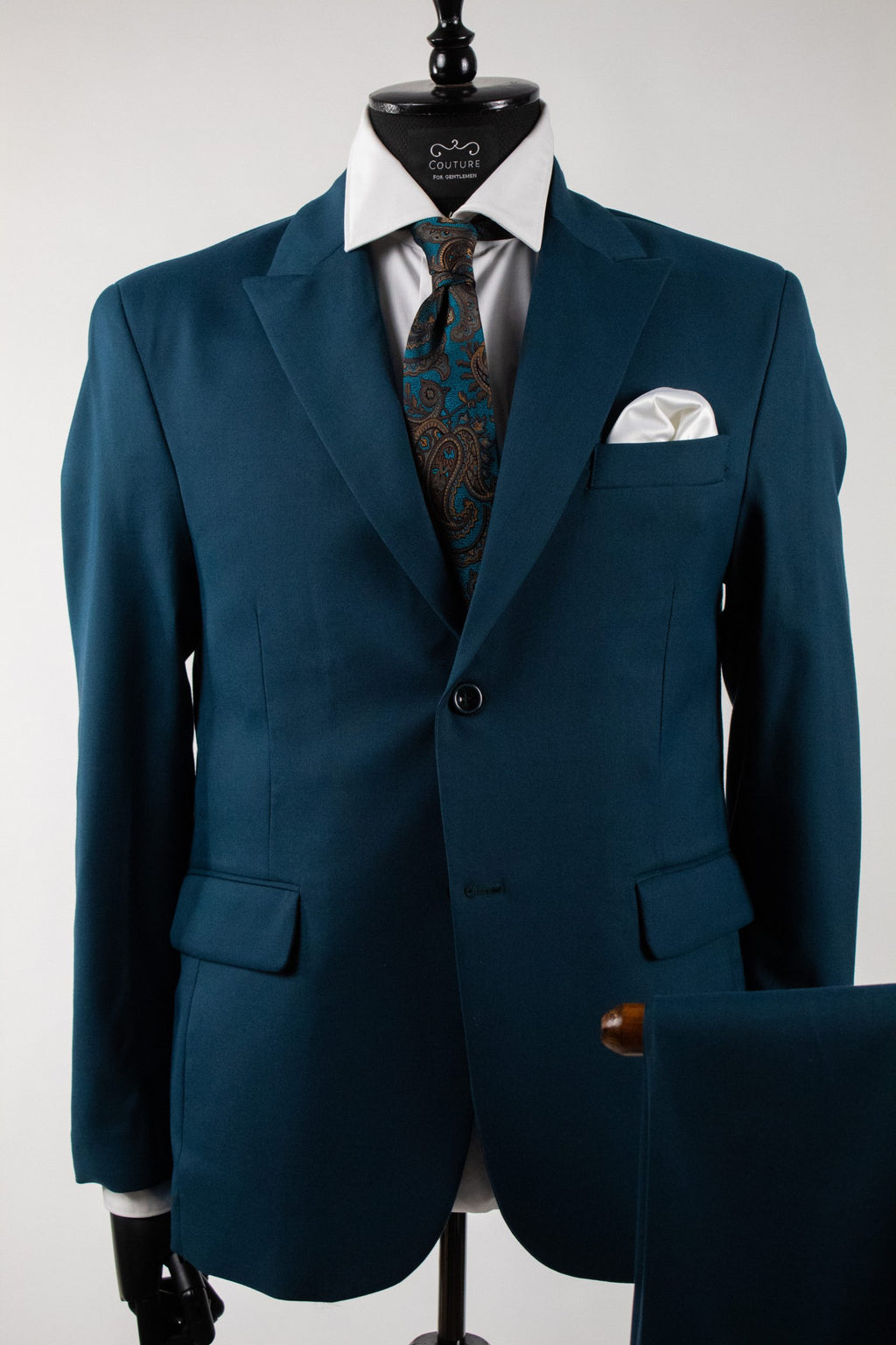 Emerald green Santorini costume by Couture for Gentlemen, featuring a fitted blazer with stylish details.
