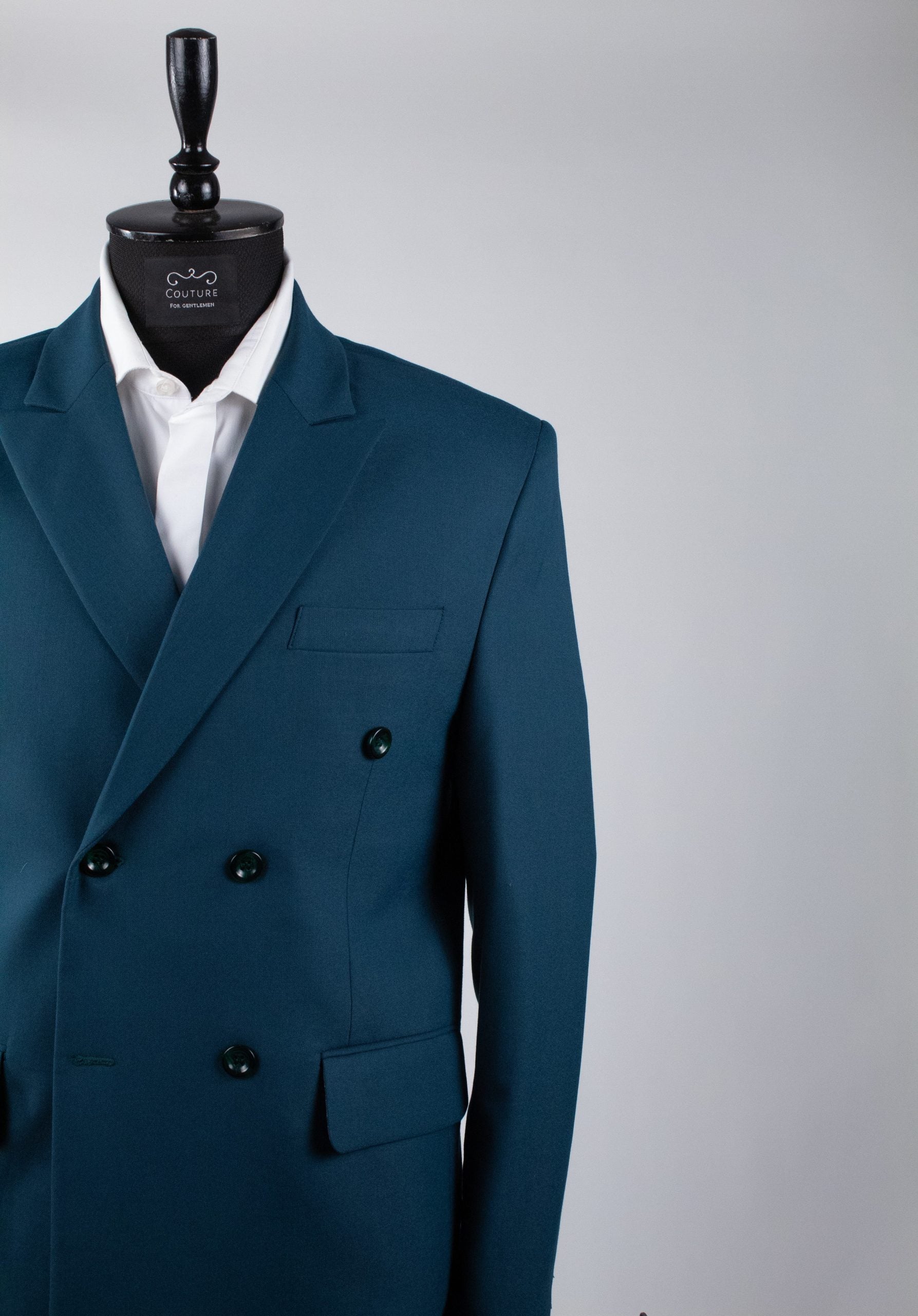 Costum la doua randuri de nasturi verde smarald de Santorini CFG07-2r