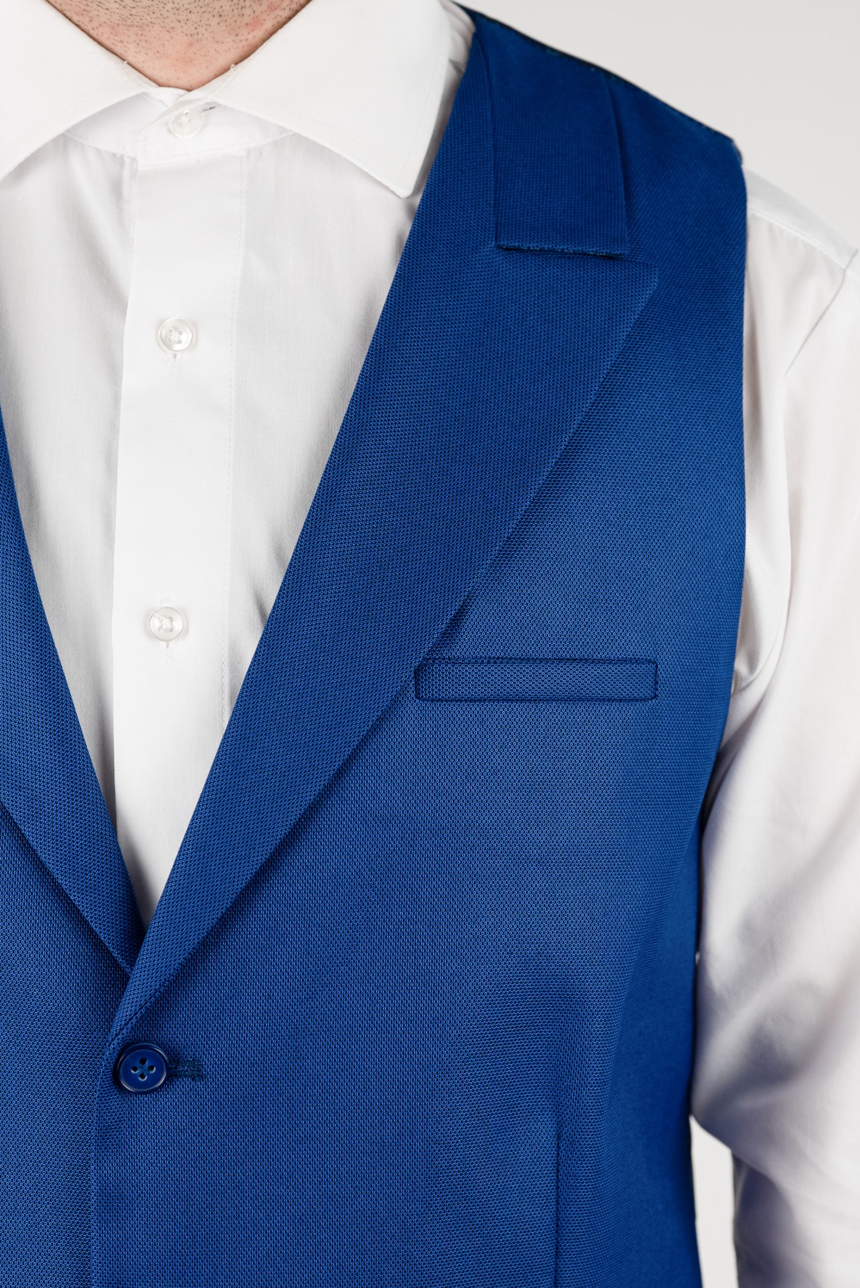 (product) Vesta Barbati un rand de nasturi Rever Ascutit Albastra Vs1ral