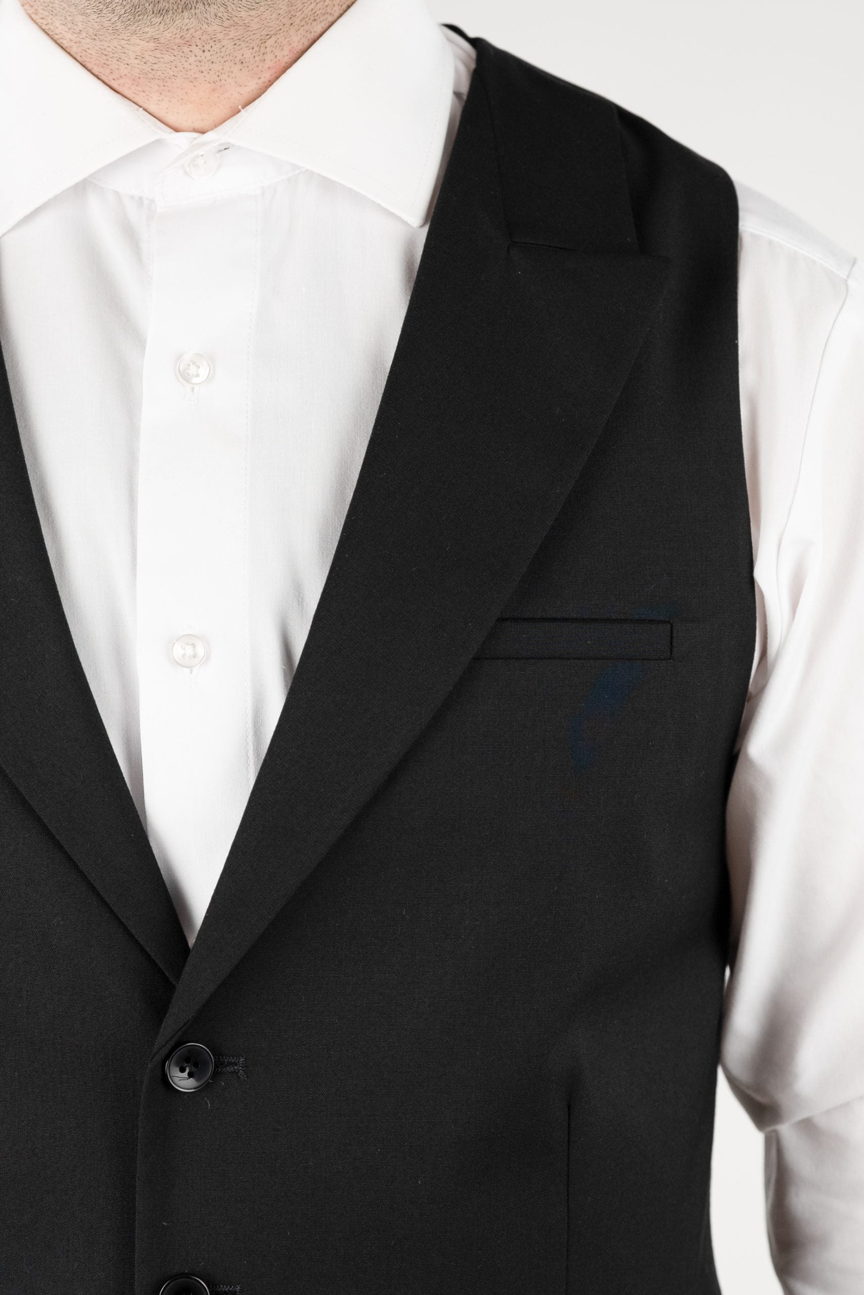 (product) Vesta Barbati un rand de nasturi Rever Ascutit Neagra Vs1ran