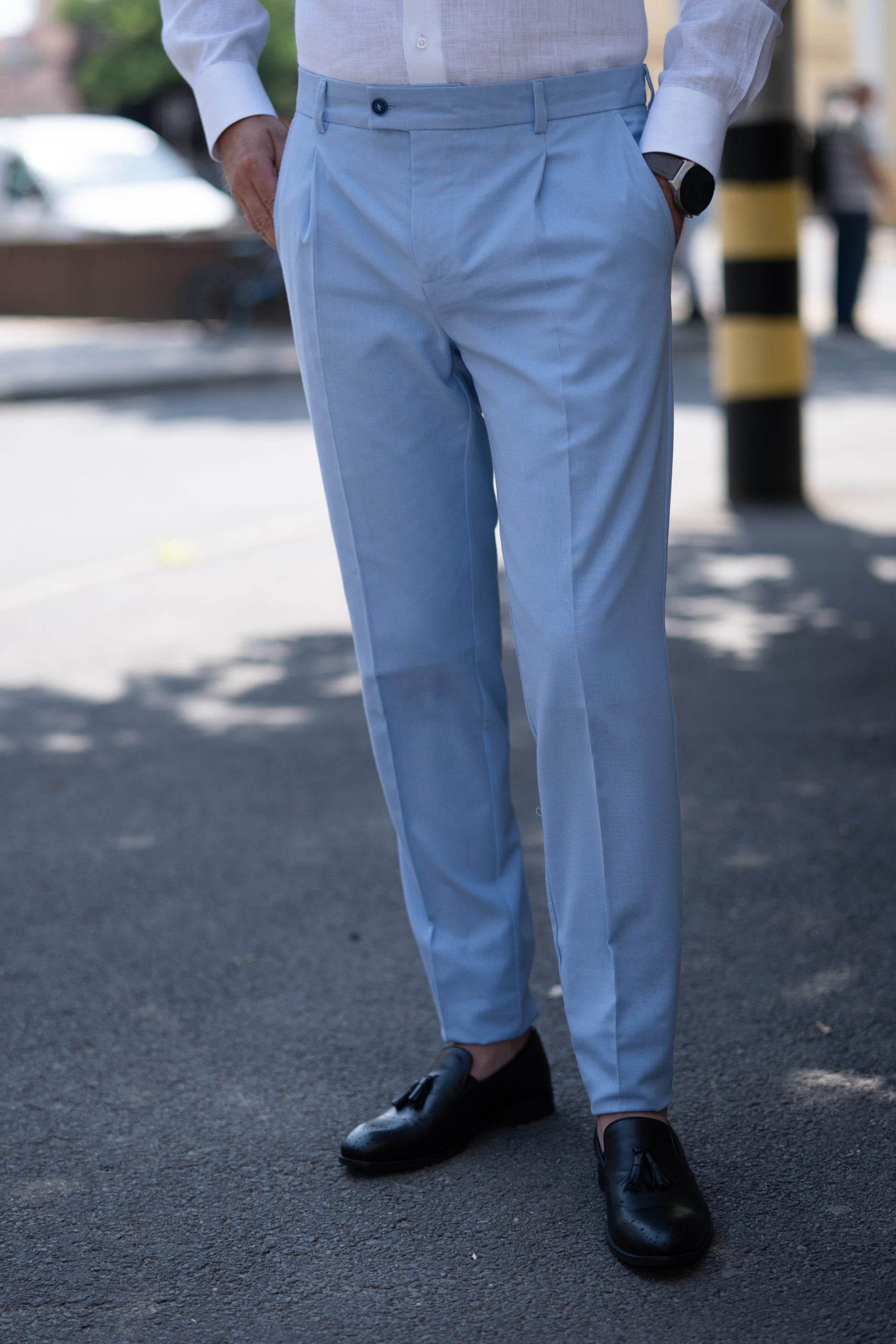 Pantaloni din in albastru