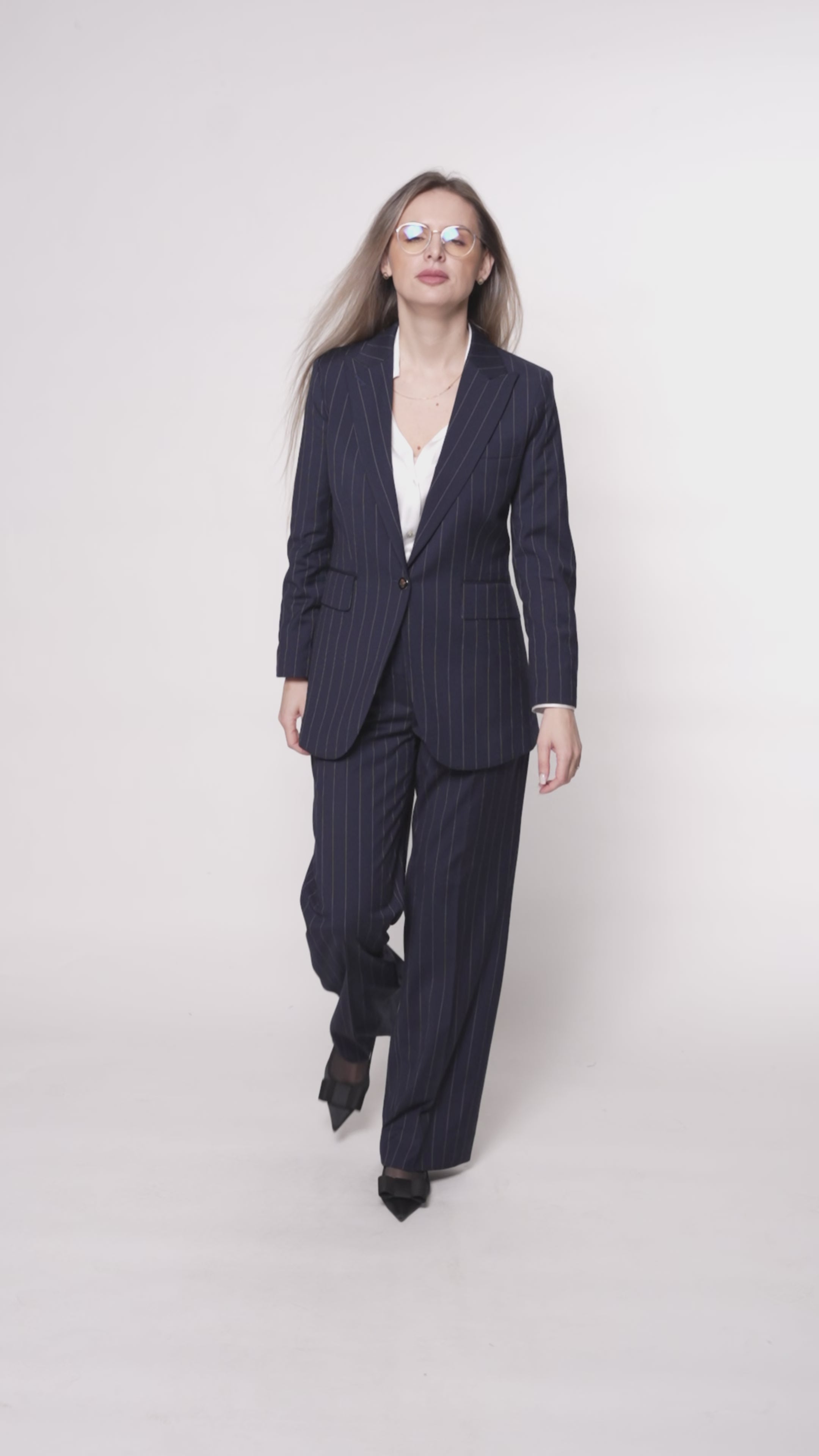 Costum business dama bleumarin dungi