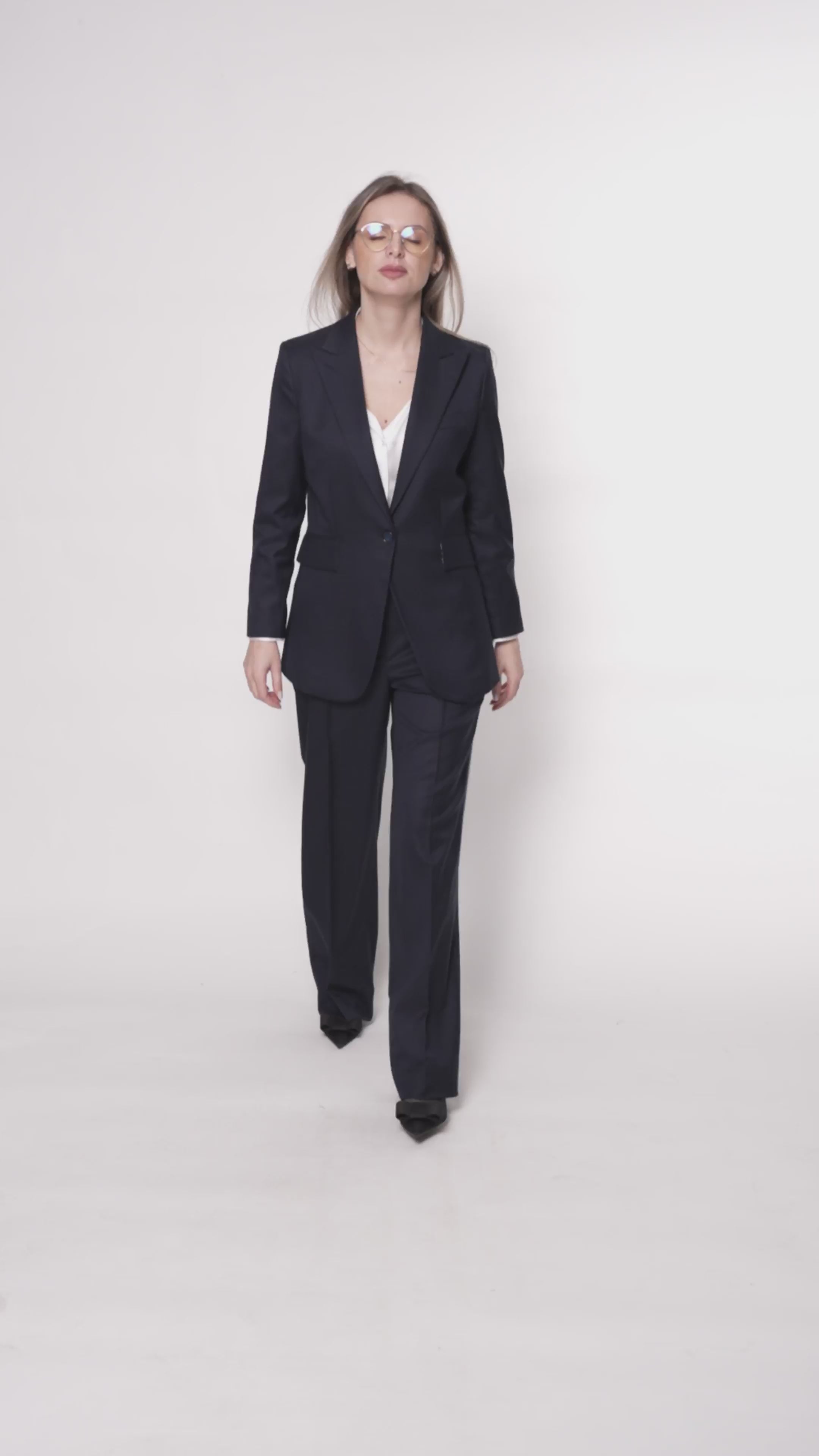 Costum business dama bleumarin