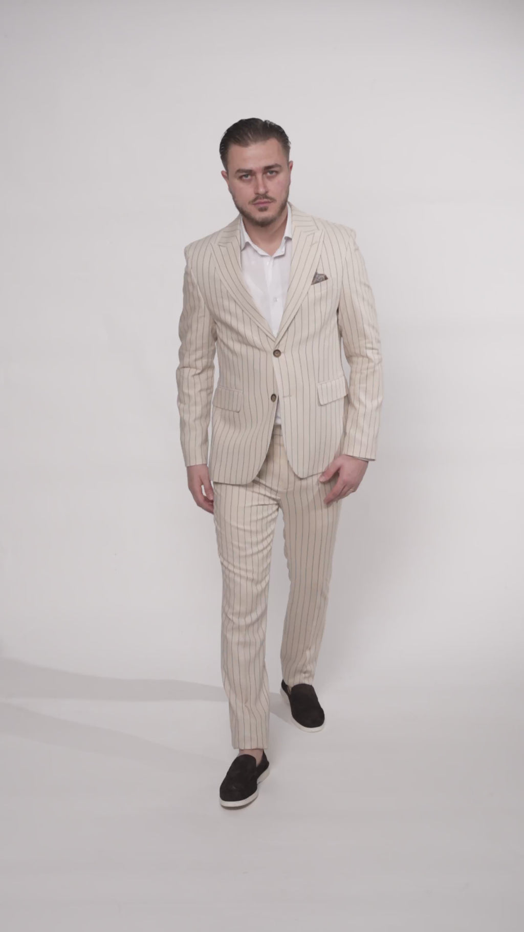 Costum barbati din in bej dungi