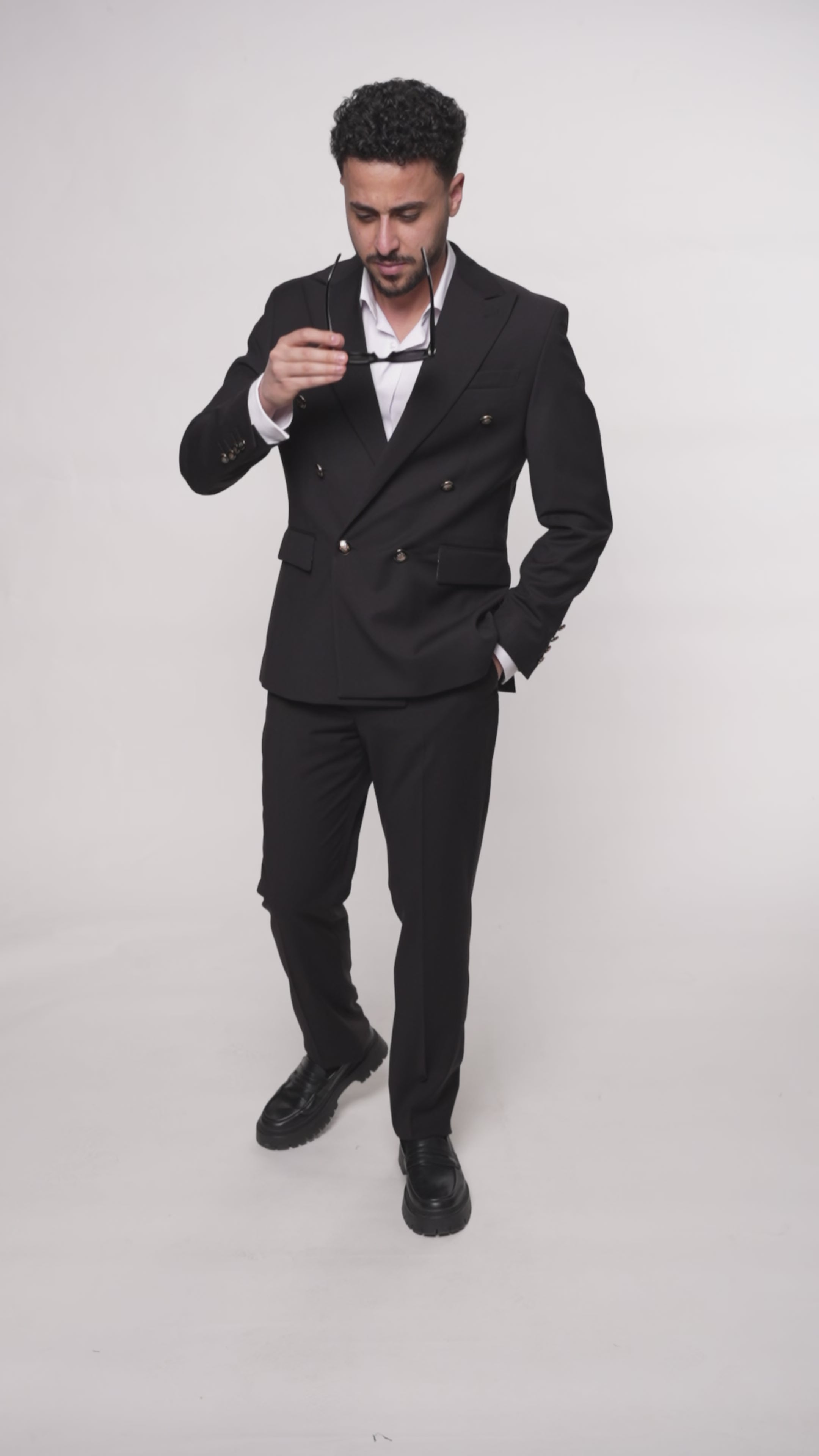 Costum barbati negru doua randuri de nasturi